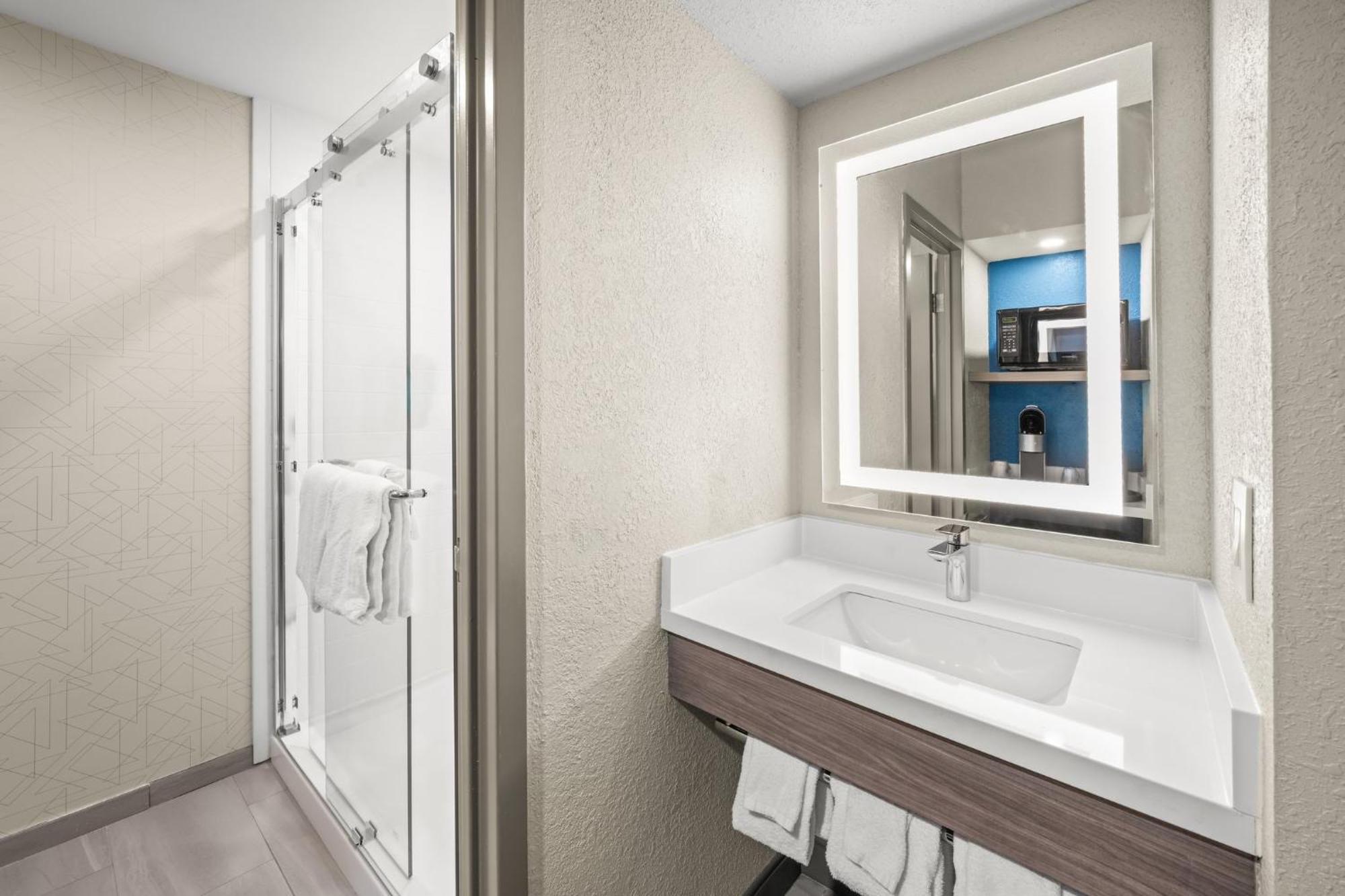 Holiday Inn Express Boston North-Woburn By Ihg Eksteriør billede