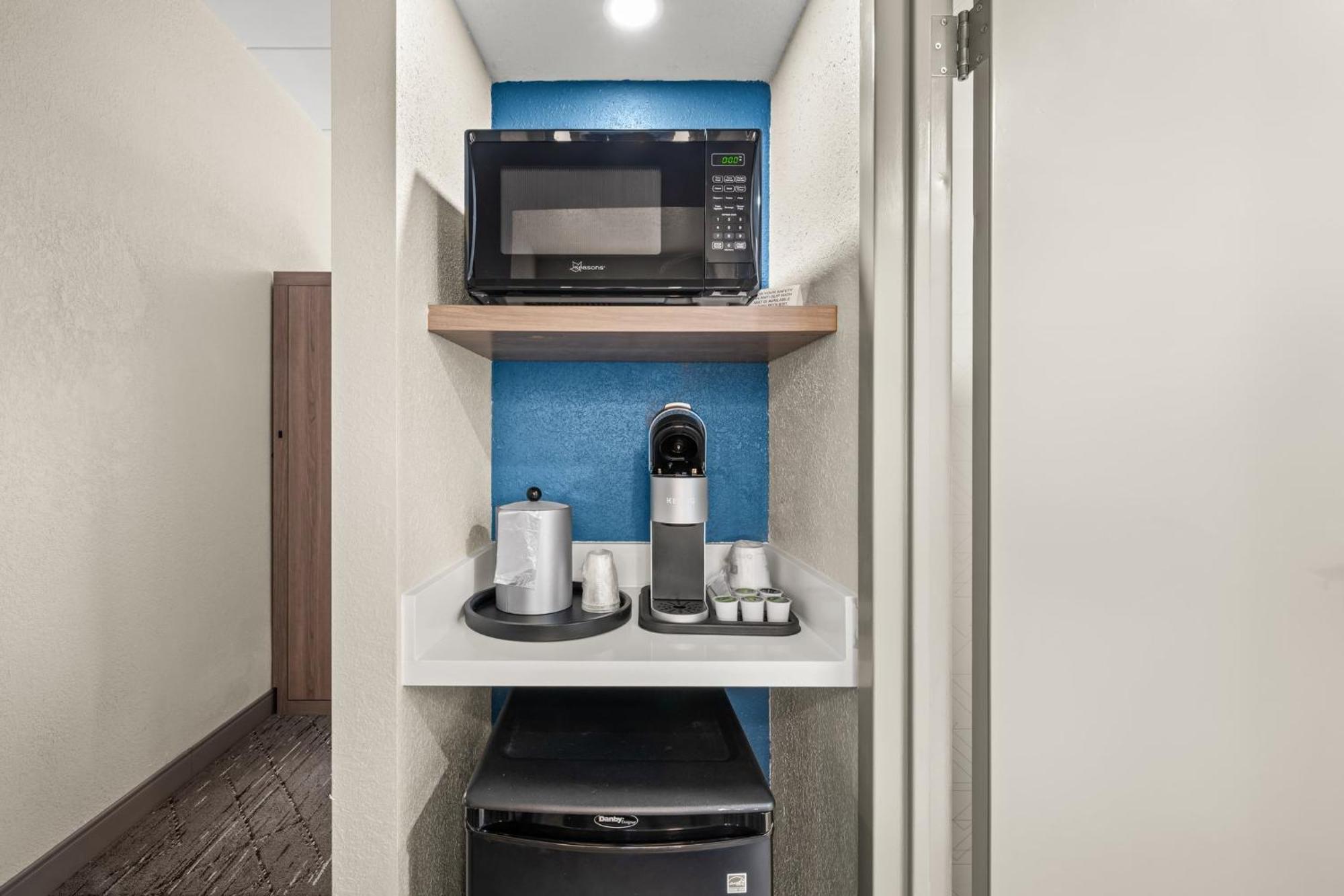 Holiday Inn Express Boston North-Woburn By Ihg Eksteriør billede